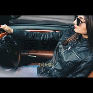 Meet your Posher, Sarco